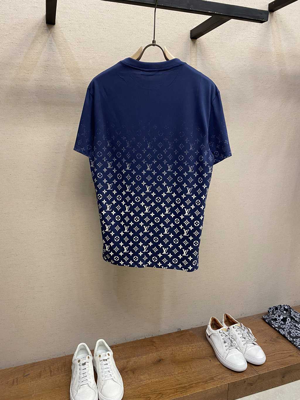 LV T-shirt